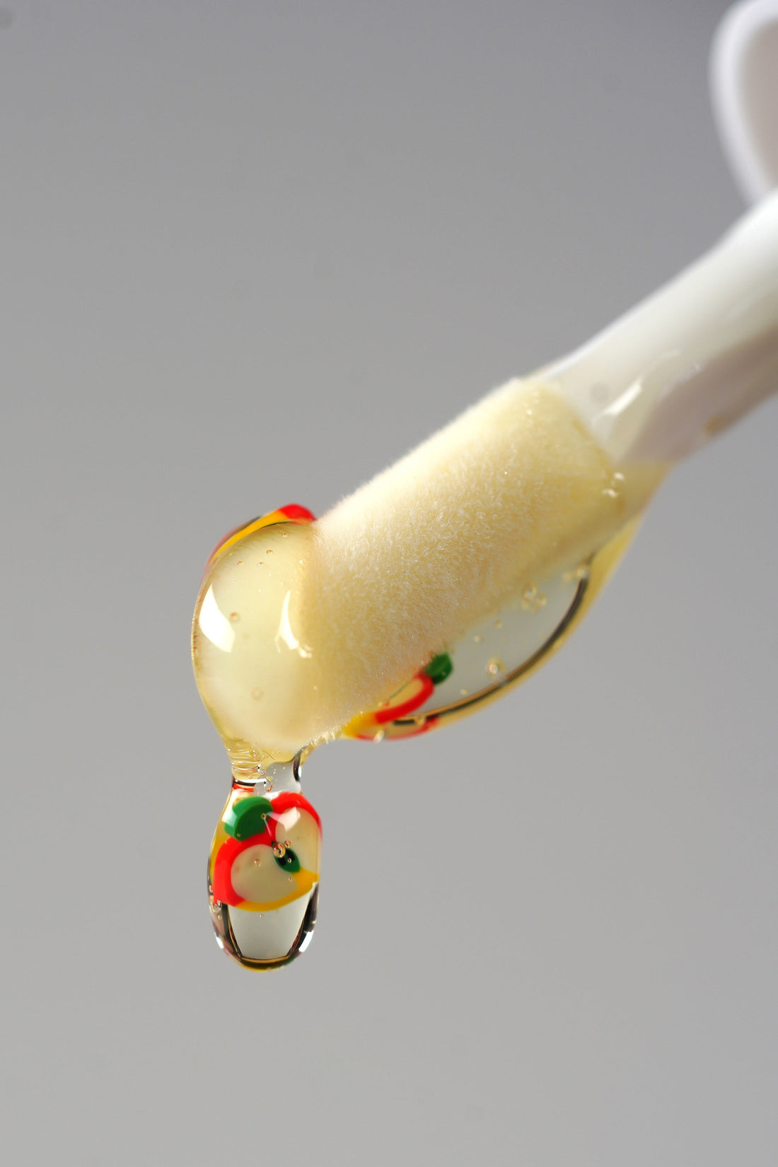 Lip Oil vs. Lip Gloss: Which One Should You Use?