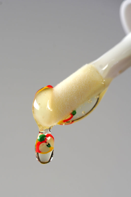 Lip Oil vs. Lip Gloss: Which One Should You Use?